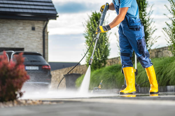 Best Garage Pressure Washing  in Perry, IA